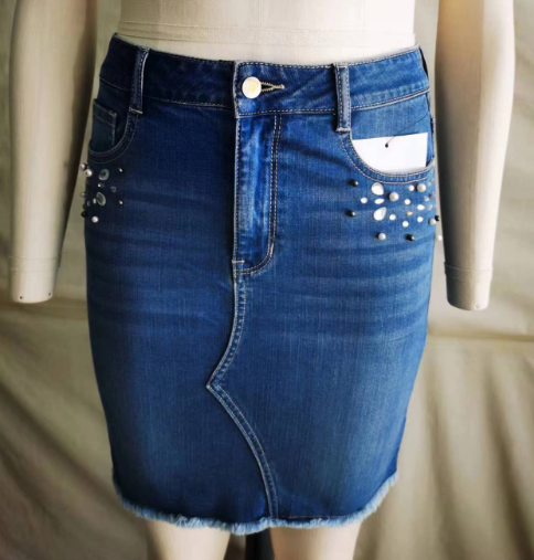 燙鉆釘珠裙子_青島紡聯集團進出口有限公司